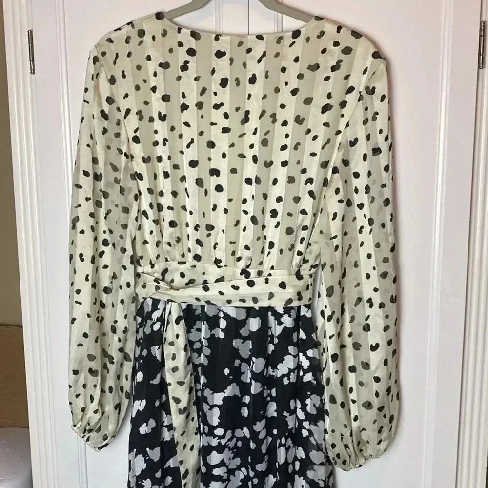 Nasty Gal Dalmatian Satin Long Sleeve Midi dress - Picture 6 of 17